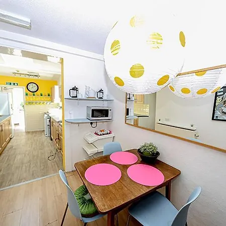 Проживання в сім'ї Double In Modern House In Filton, *